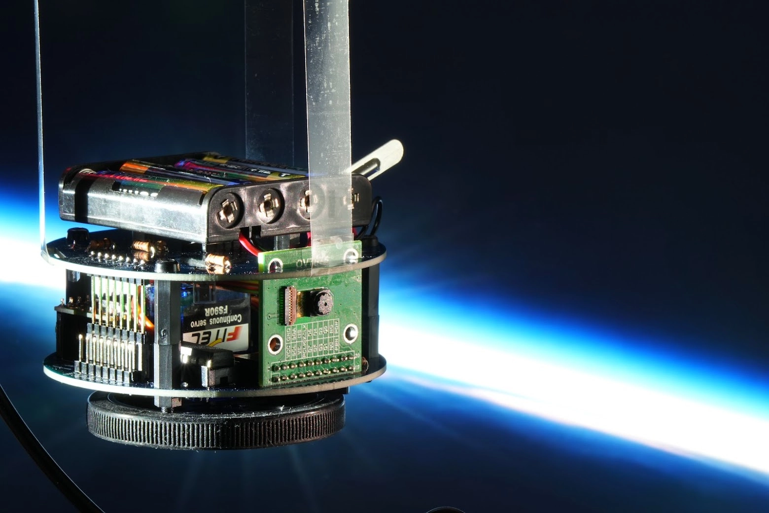 開発中の模擬衛星